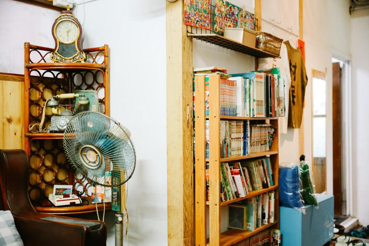 鳳山79背包客 Fengshan No 79 Backpacker Kaohsiung Exterior photo