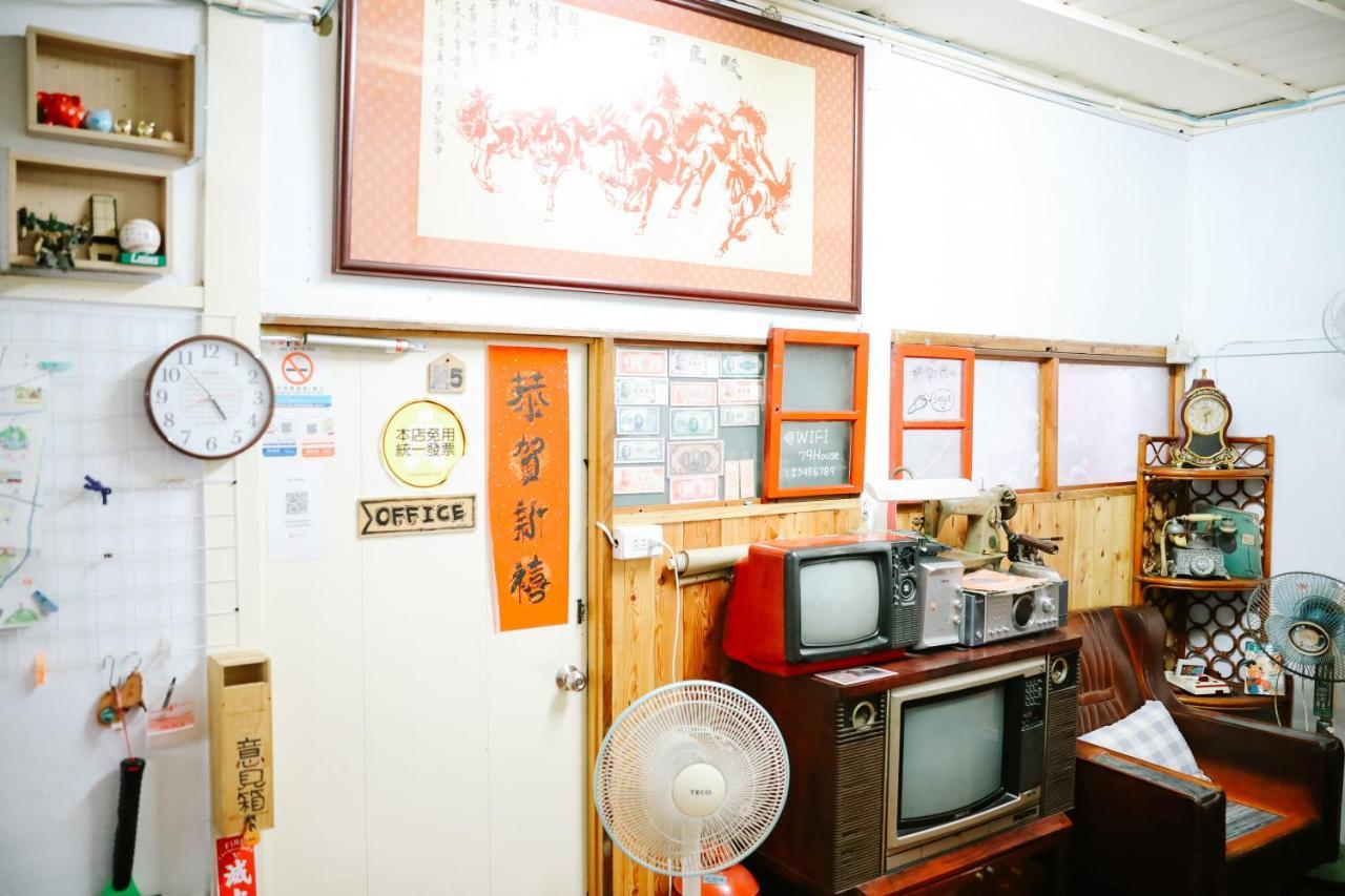 鳳山79背包客 Fengshan No 79 Backpacker Kaohsiung Exterior photo