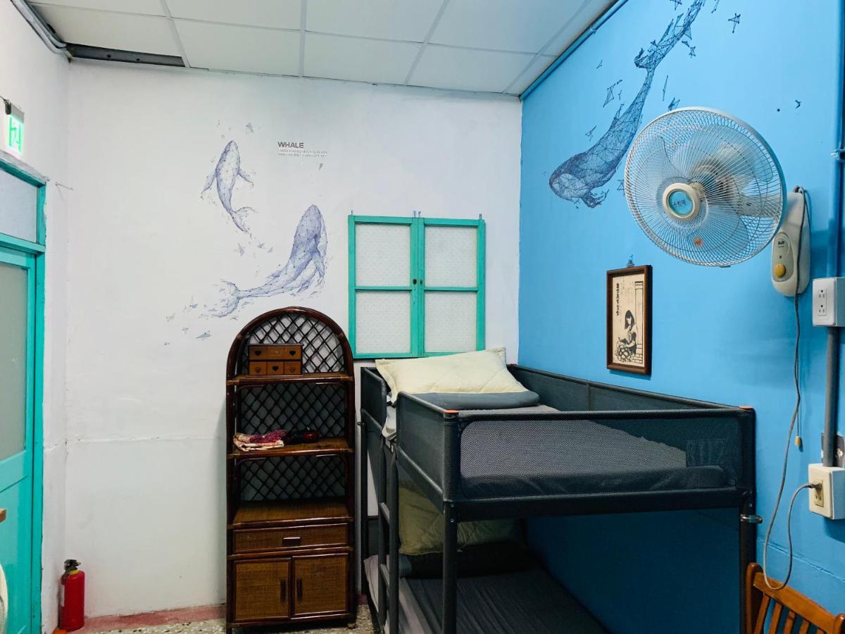 鳳山79背包客 Fengshan No 79 Backpacker Kaohsiung Exterior photo