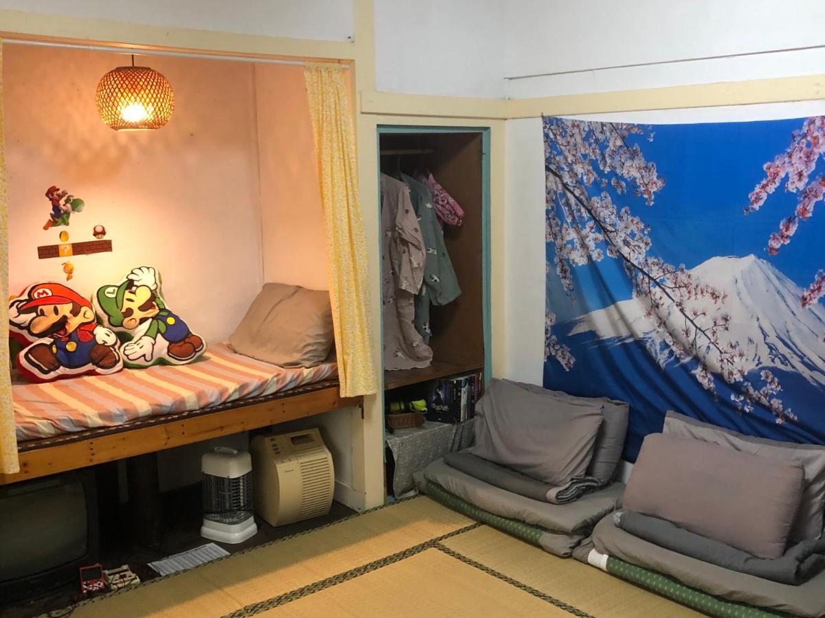 鳳山79背包客 Fengshan No 79 Backpacker Kaohsiung Exterior photo