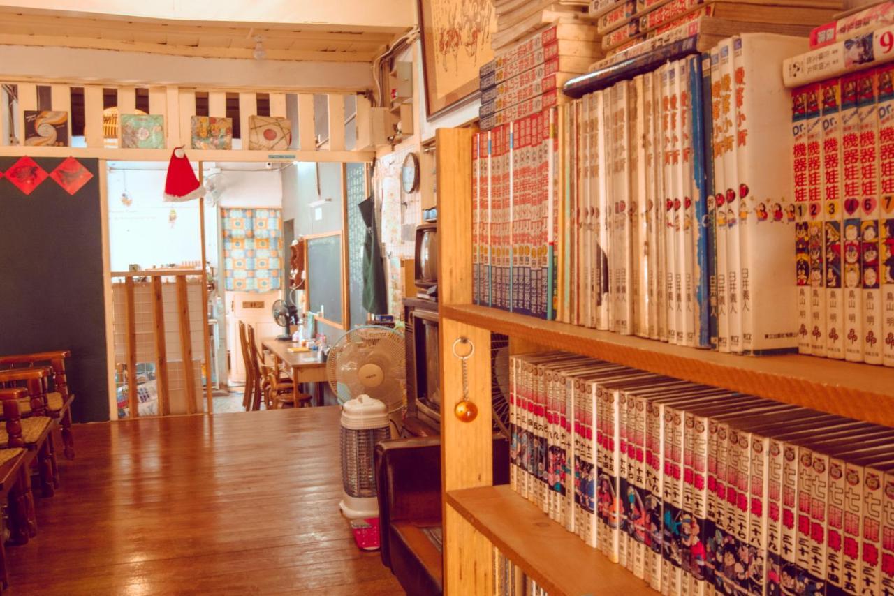 鳳山79背包客 Fengshan No 79 Backpacker Kaohsiung Exterior photo