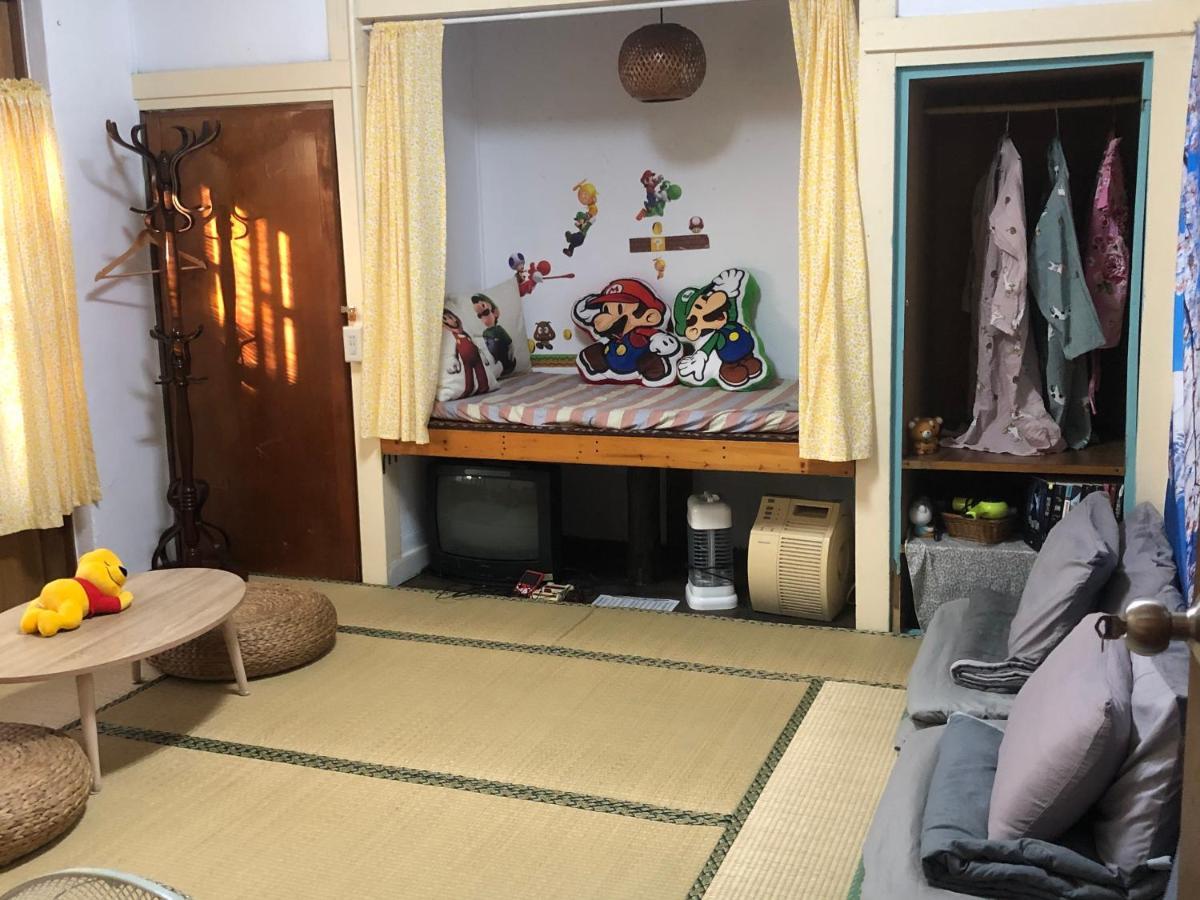 鳳山79背包客 Fengshan No 79 Backpacker Kaohsiung Exterior photo
