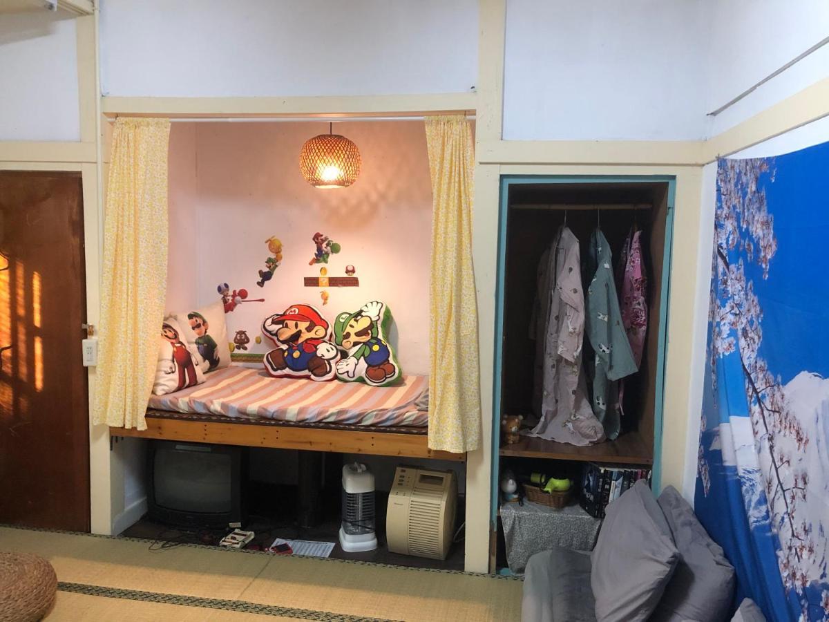 鳳山79背包客 Fengshan No 79 Backpacker Kaohsiung Exterior photo