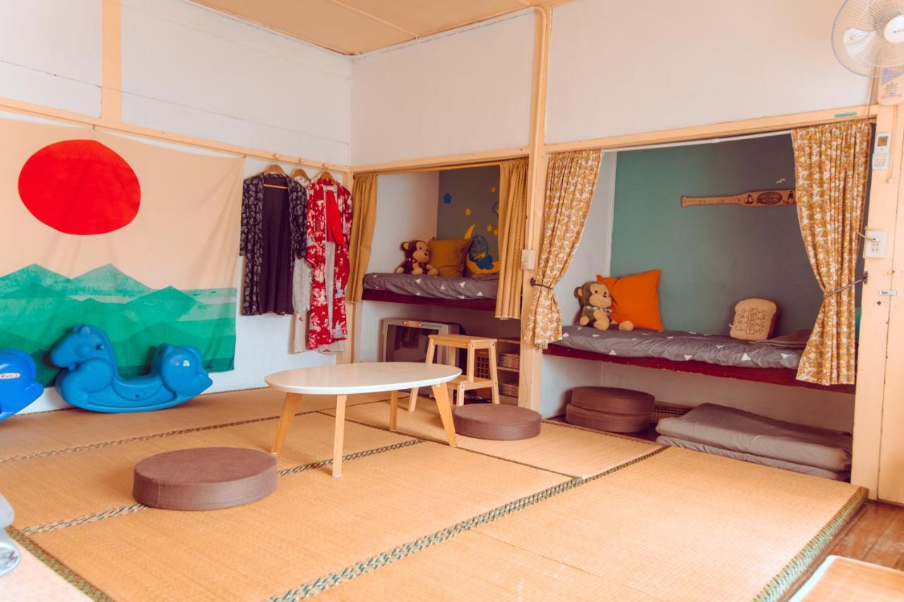 鳳山79背包客 Fengshan No 79 Backpacker Kaohsiung Exterior photo